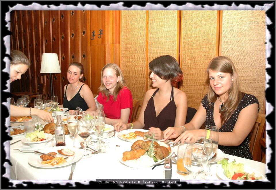 (2006.06.23-24.) 12. B Erettsegi elott, alatt. Bankett - 43.jpg